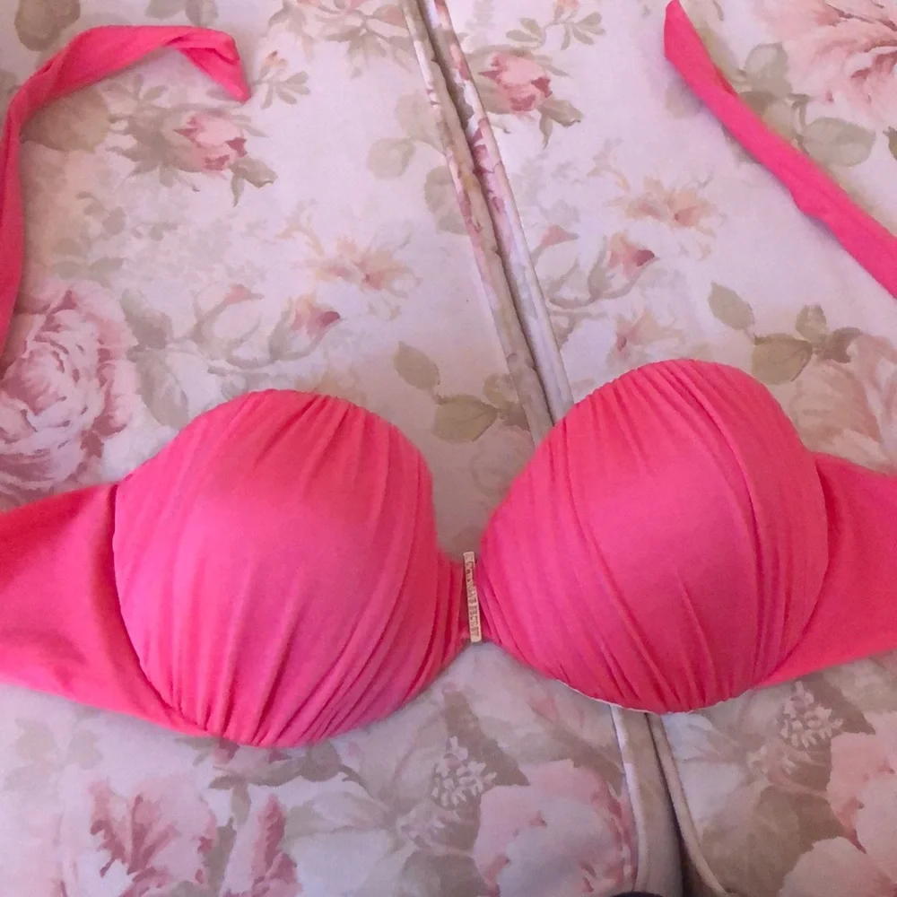 Strapless Victoria’s Secret bathing suite top - Picture 1 of 3